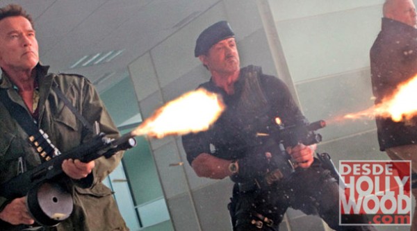 ¡Exclusiva! Primer Foto Oficial con Stallone, Arnold y Willis en The Expendables 2 (Los Indestructibles / Mercenarios 2)
